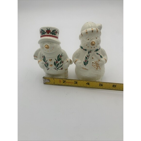Baum Bros. Set of 2 Mr & Mrs Snowman Salt and Pepper Shakers. Christmas - Picture 9 of 9
